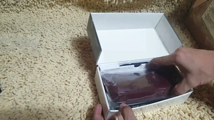 unboxing my BOSE limited edition Carmine Red Soundlink flex speaker